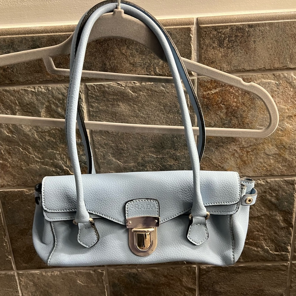 Knockoff Prada
